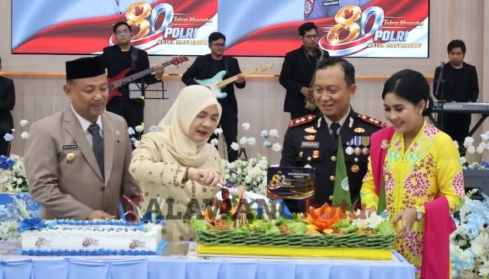 Hari Bhayangkara ke-80, Bupati Barsel Tegaskan Sinergi Pemda dan Polri Perkuat Keamanan serta Pembangunan Daerah